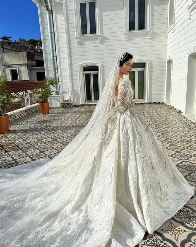 merve boluğur gelinlik